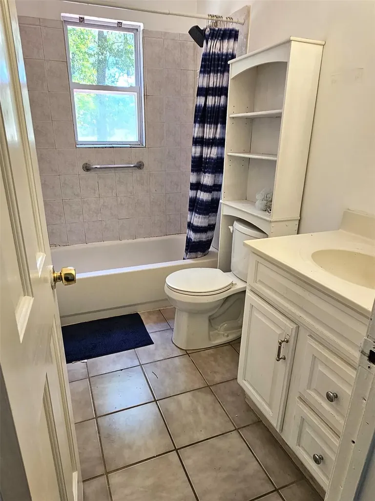 17 Erna Drive Coram NY 11727