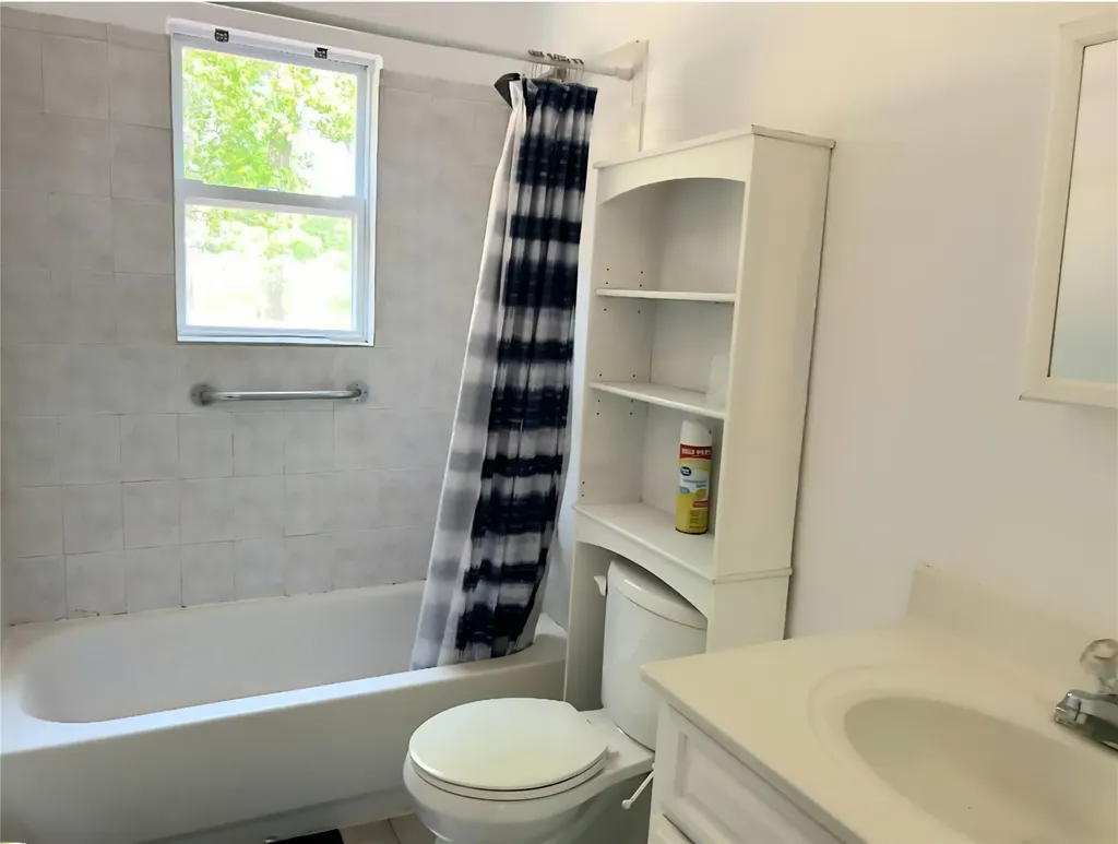 17 Erna Drive Coram NY 11727