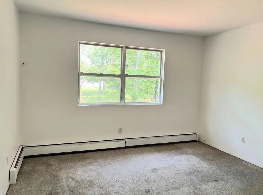 17 Erna Drive Coram NY 11727