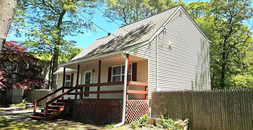 17 Erna Drive Coram NY 11727