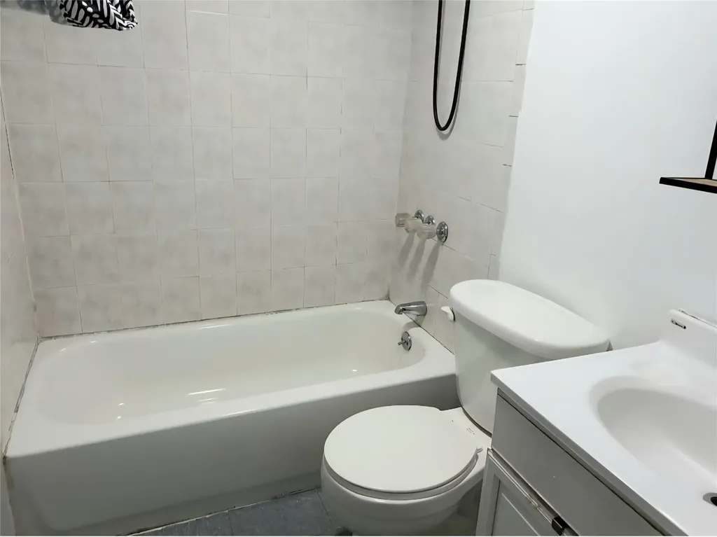 17 Erna Drive Coram NY 11727