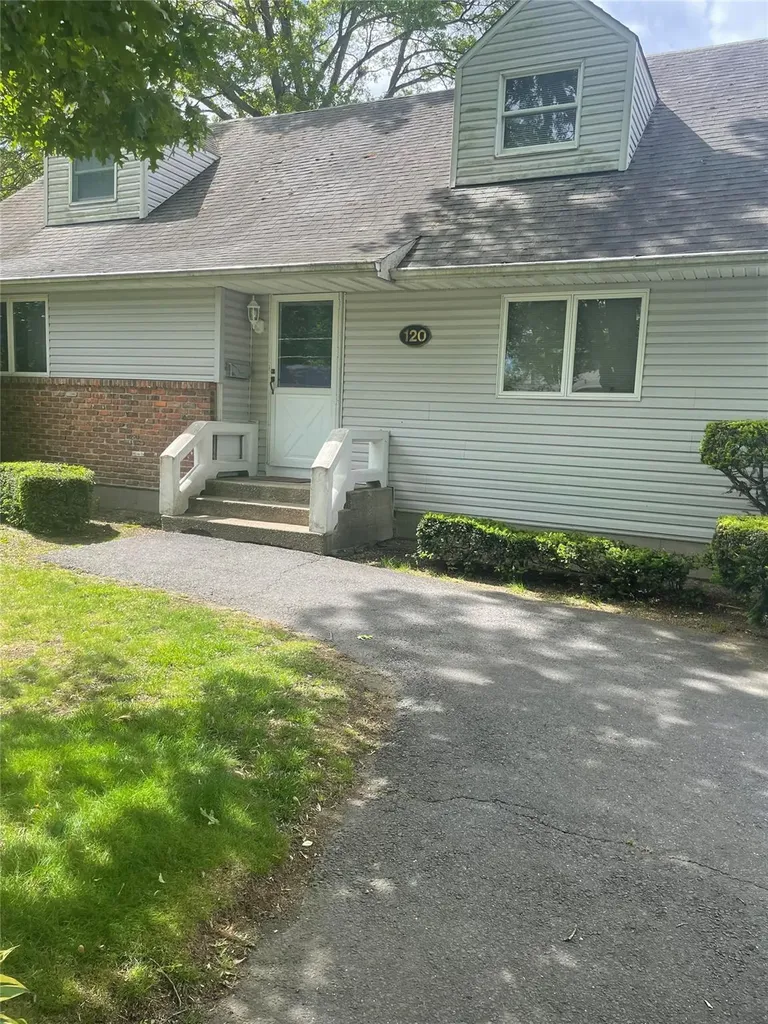 120 Cerny Place West Islip NY 11795
