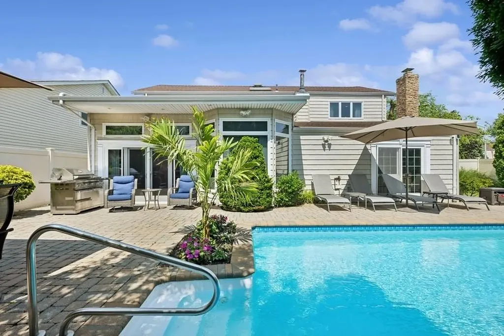 3186 Jason Drive Bellmore NY 11710