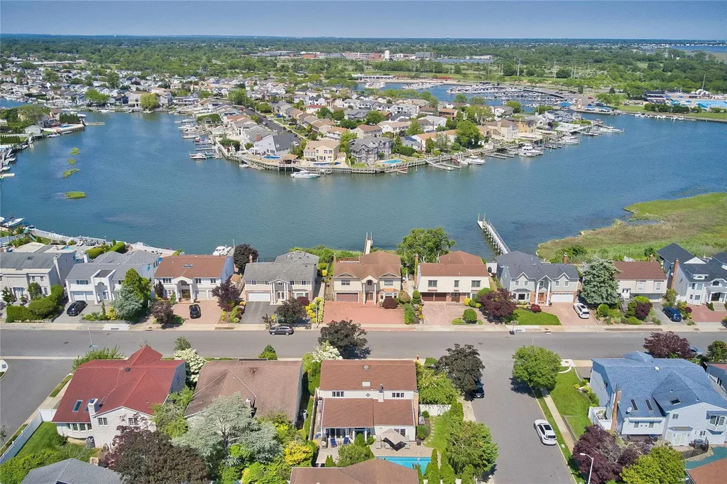 3186 Jason Drive Bellmore NY 11710