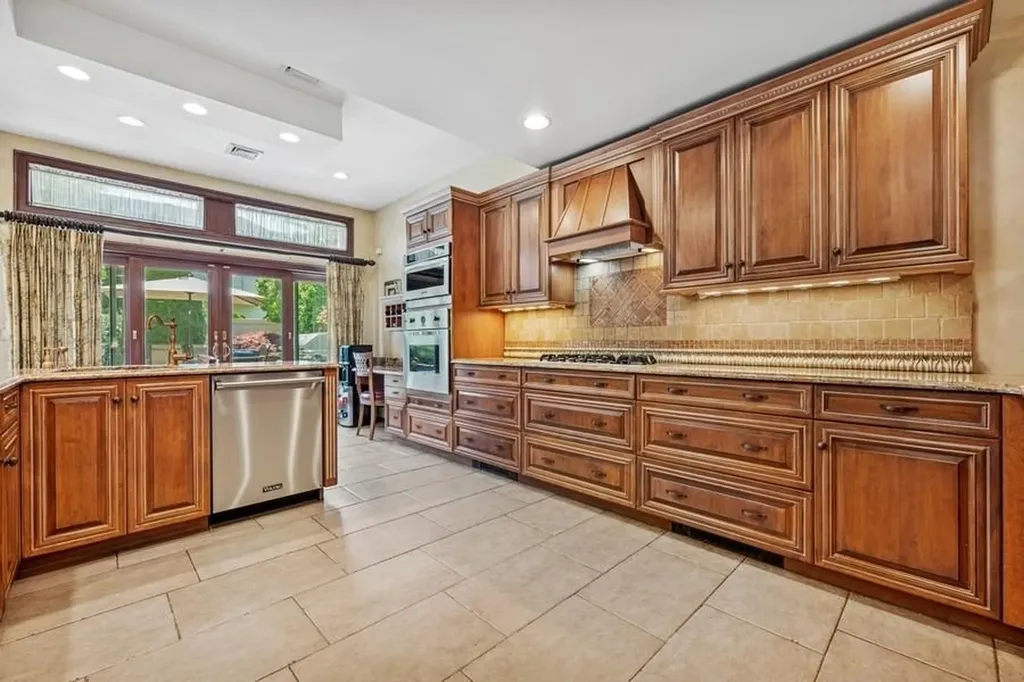3186 Jason Drive Bellmore NY 11710