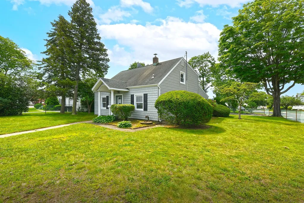 2 Anvil Lane Levittown NY 11756