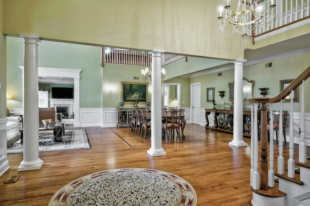 21 Hathaway Lane Manhasset NY 11030