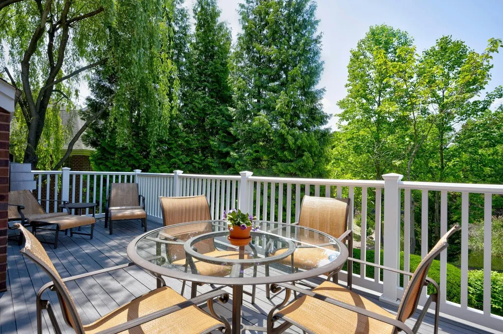 21 Hathaway Lane Manhasset NY 11030
