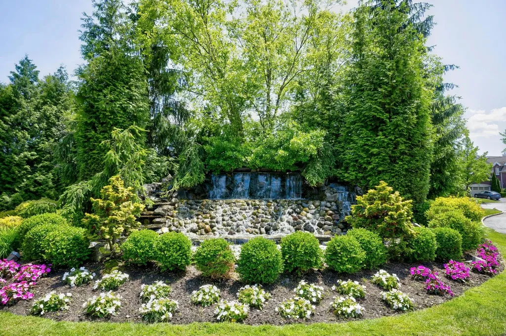 21 Hathaway Lane Manhasset NY 11030