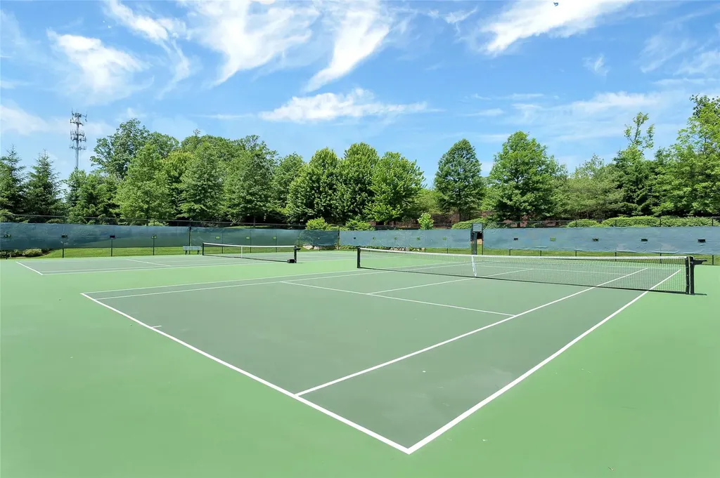 21 Hathaway Lane Manhasset NY 11030