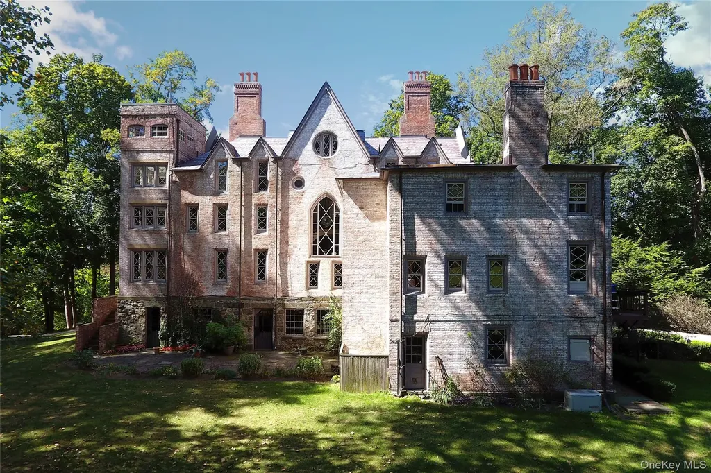 1070 Route 9d Garrison NY 10524