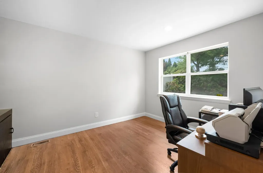 8 Tecumseh Court Commack NY 11725