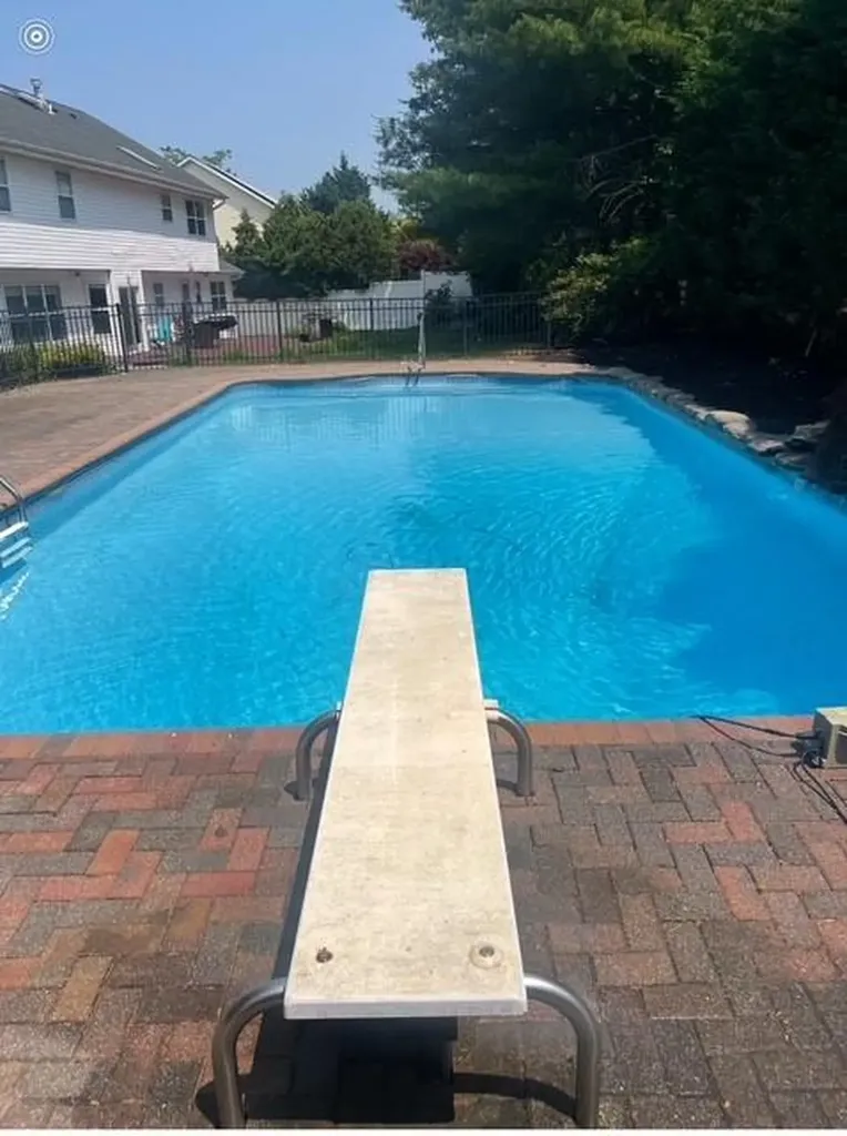 8 Tecumseh Court Commack NY 11725