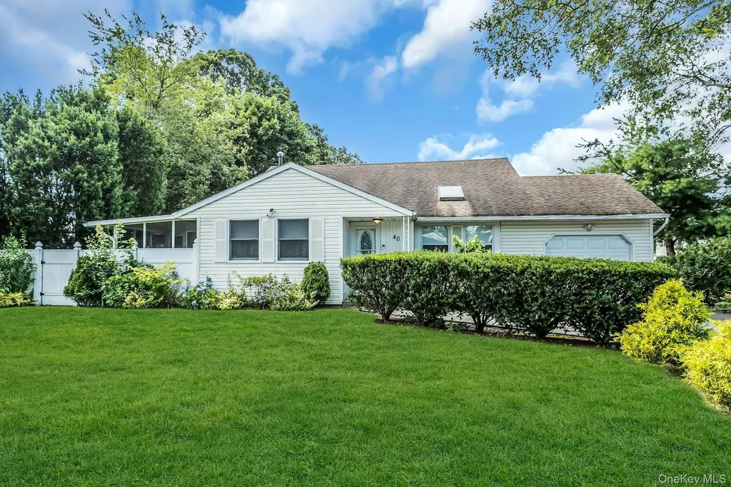 40 King Avenue Selden NY 11784