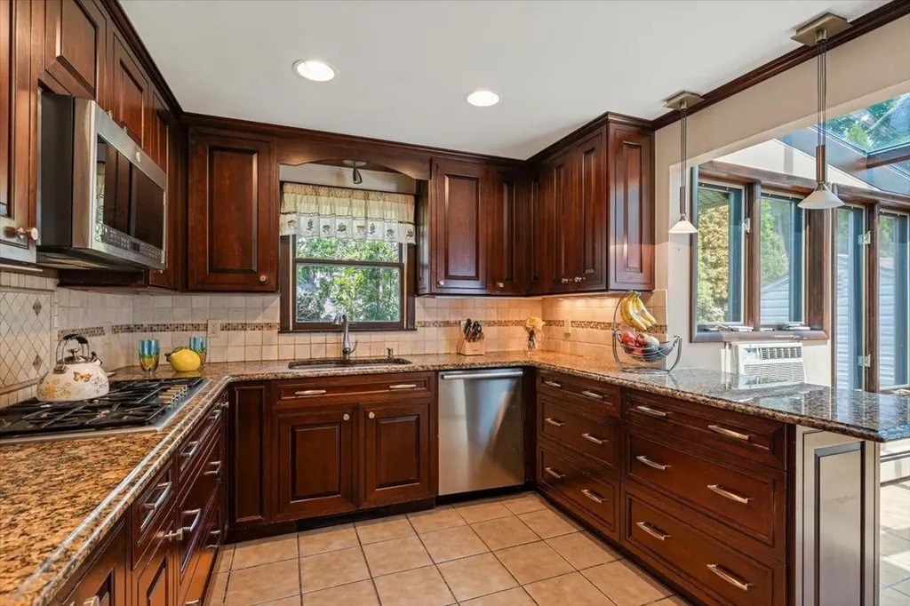 38 Winslow Road White Plains NY 10606
