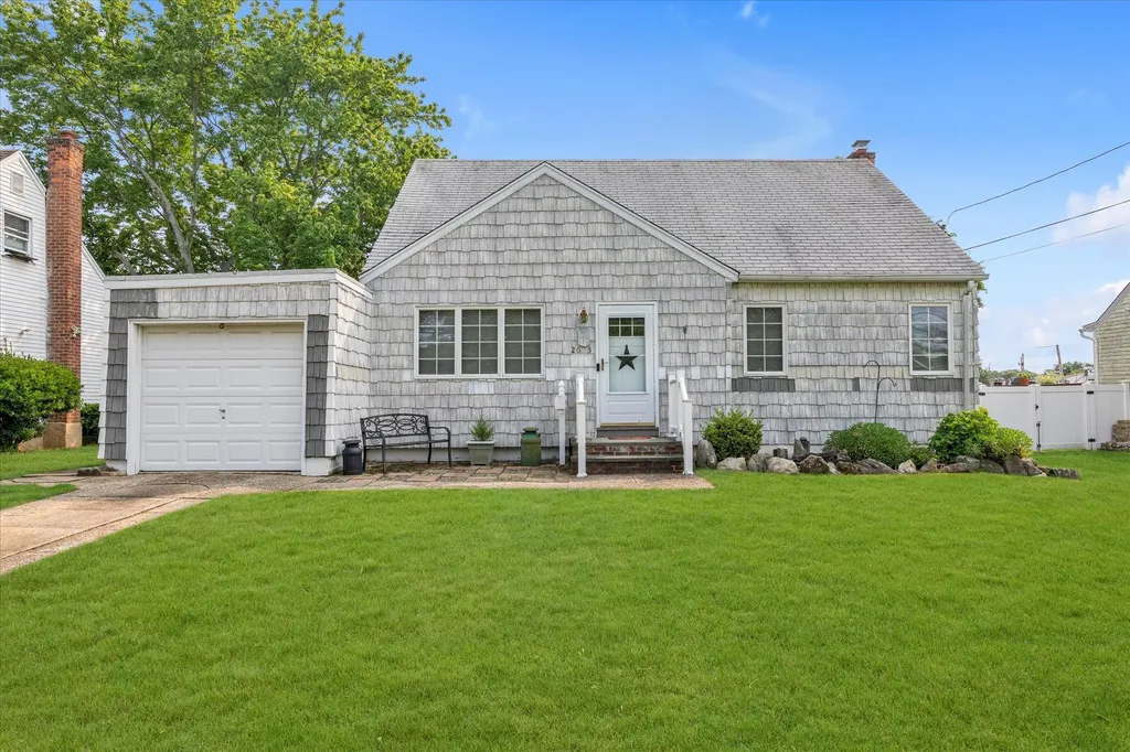 2693 Fox Road Baldwin NY 11510