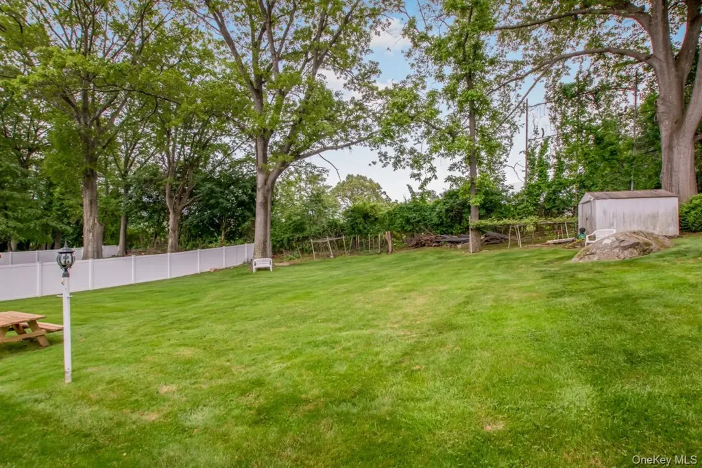127 Parkview Road Elmsford NY 10523