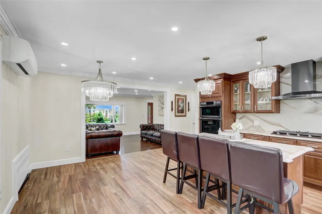 46 Meadowbrook Lane Valley Stream NY 11580