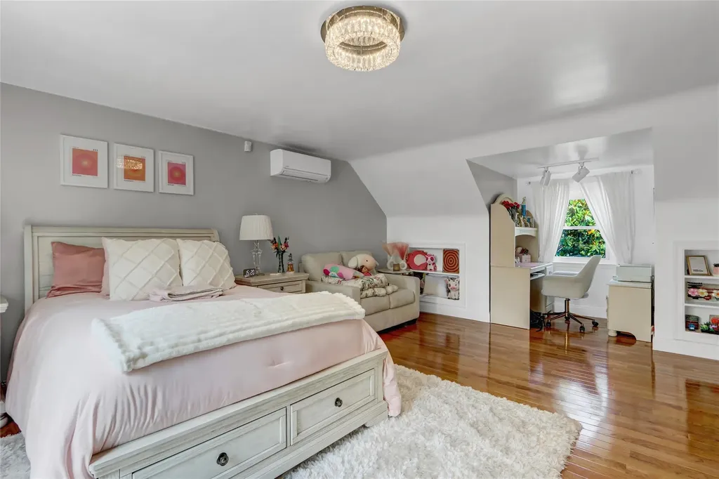 46 Meadowbrook Lane Valley Stream NY 11580