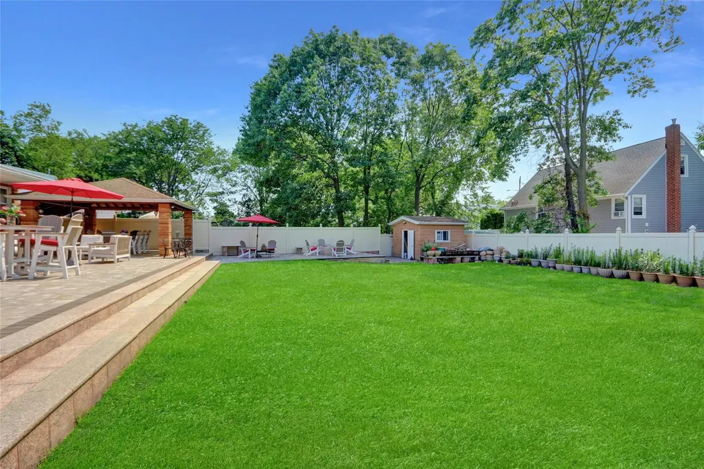 46 Meadowbrook Lane Valley Stream NY 11580