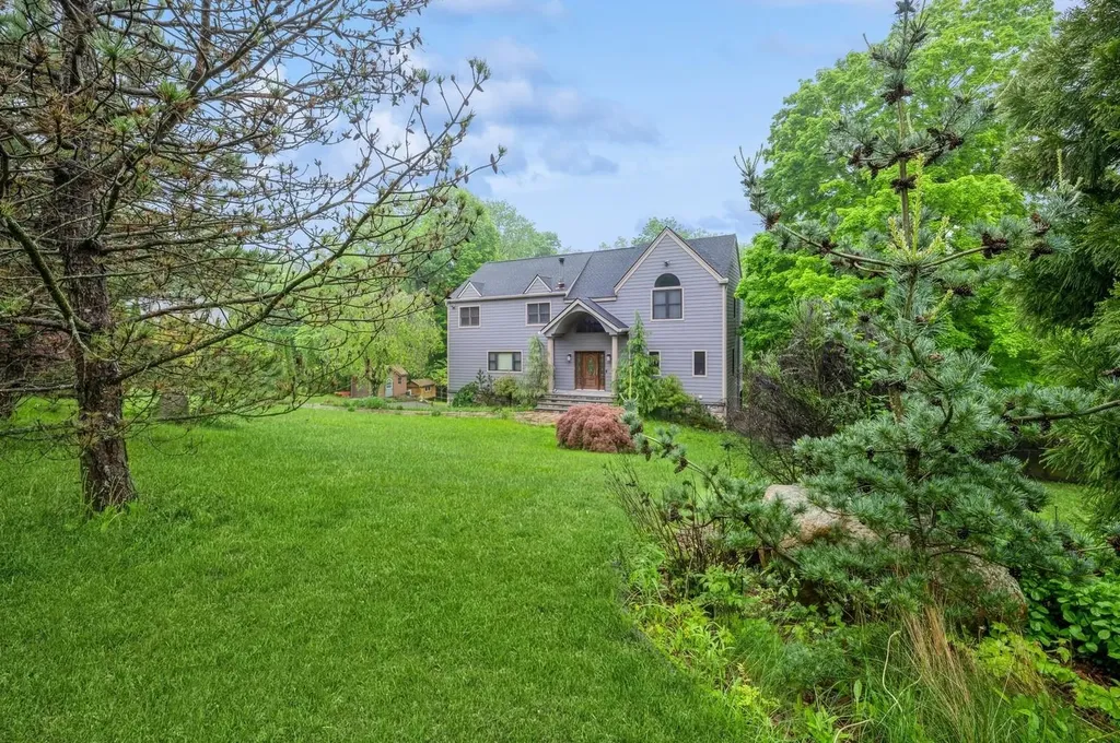 56 Hillside Terrace Mahopac NY 10541