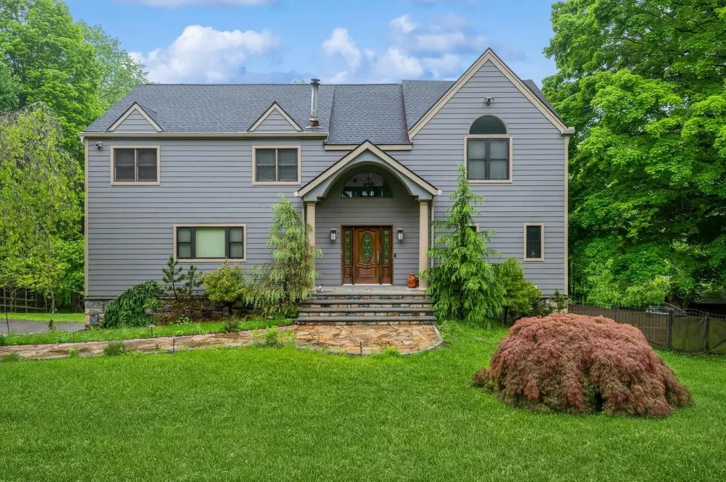 56 Hillside Terrace Mahopac NY 10541