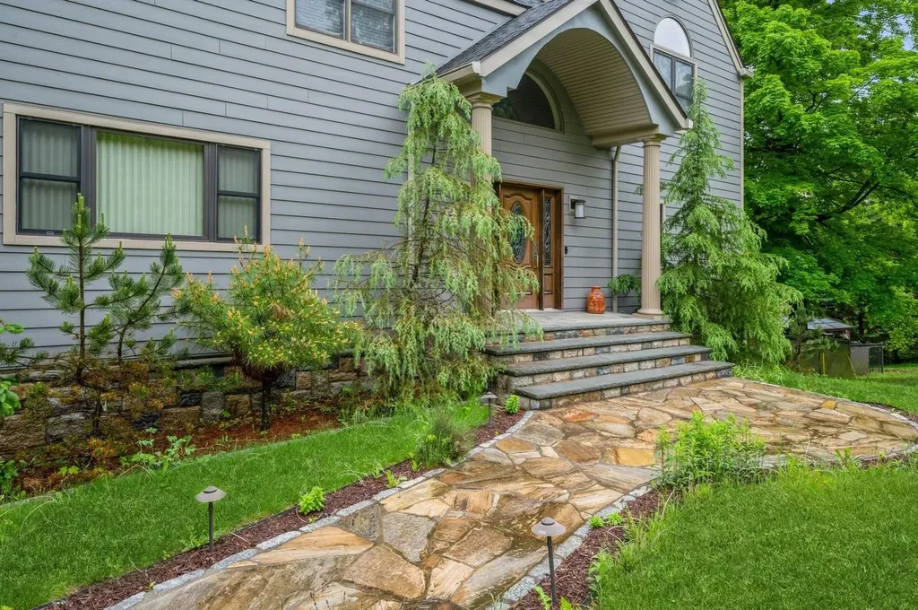 56 Hillside Terrace Mahopac NY 10541