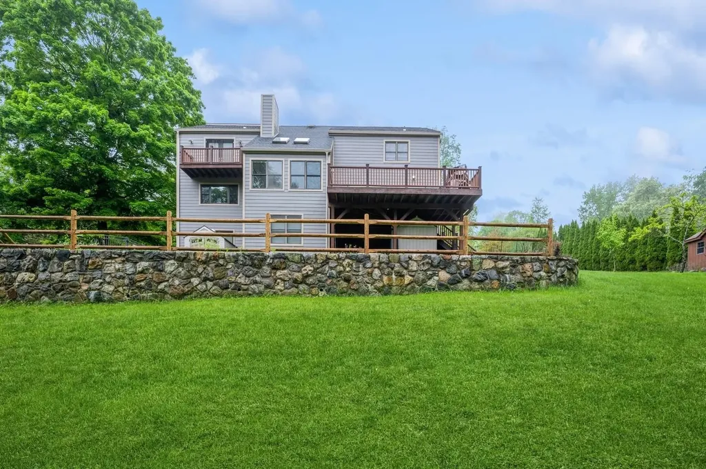 56 Hillside Terrace Mahopac NY 10541