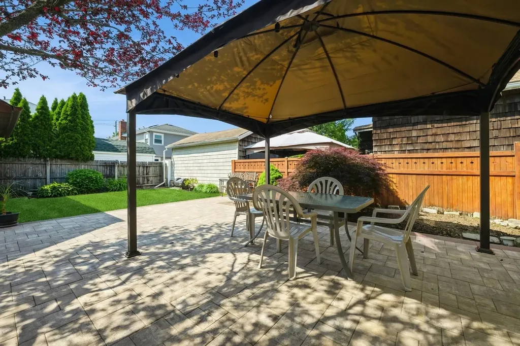 29 West Avenue Malverne NY 11565