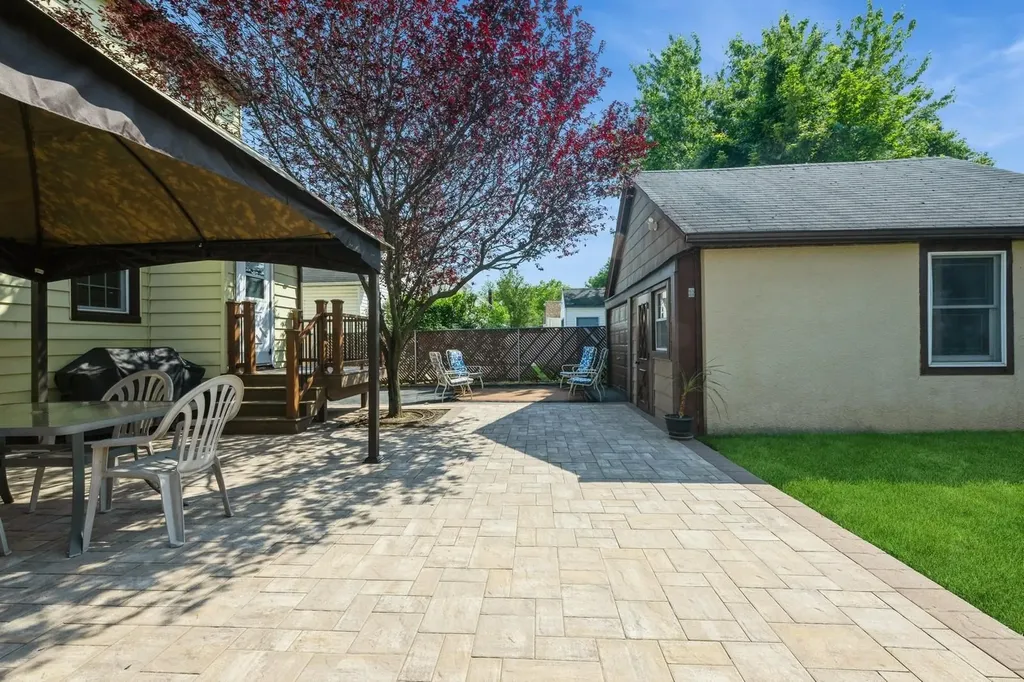 29 West Avenue Malverne NY 11565