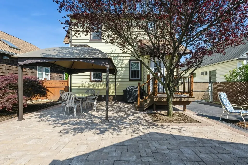 29 West Avenue Malverne NY 11565