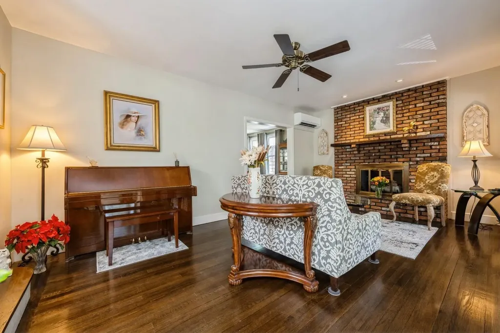 29 West Avenue Malverne NY 11565