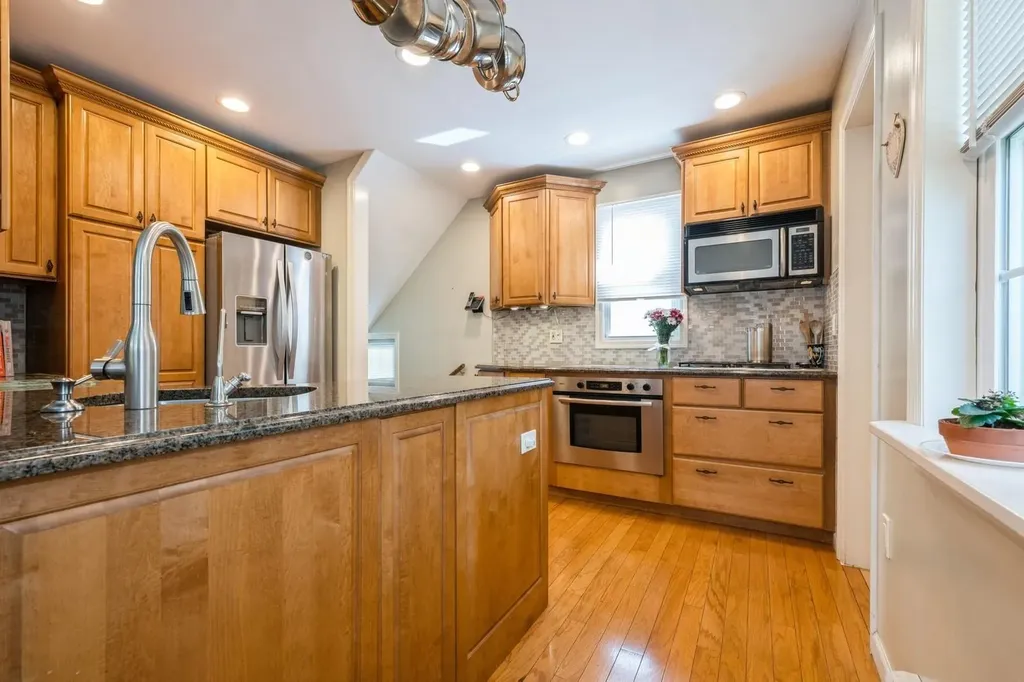 29 West Avenue Malverne NY 11565