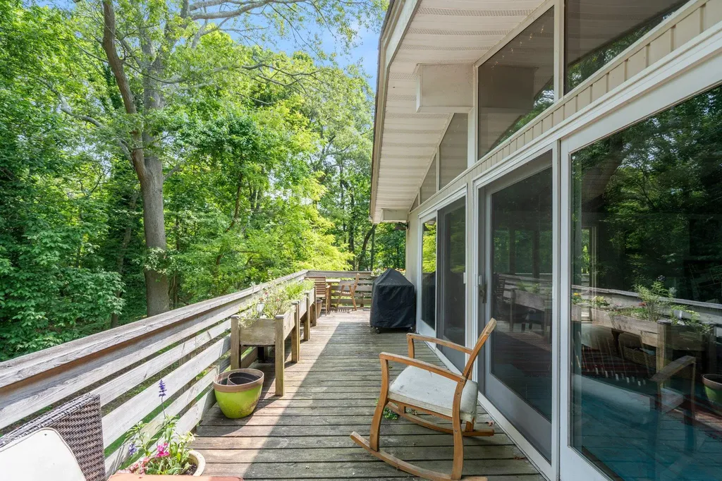 208 Sylvan Drive Wading River NY 11792