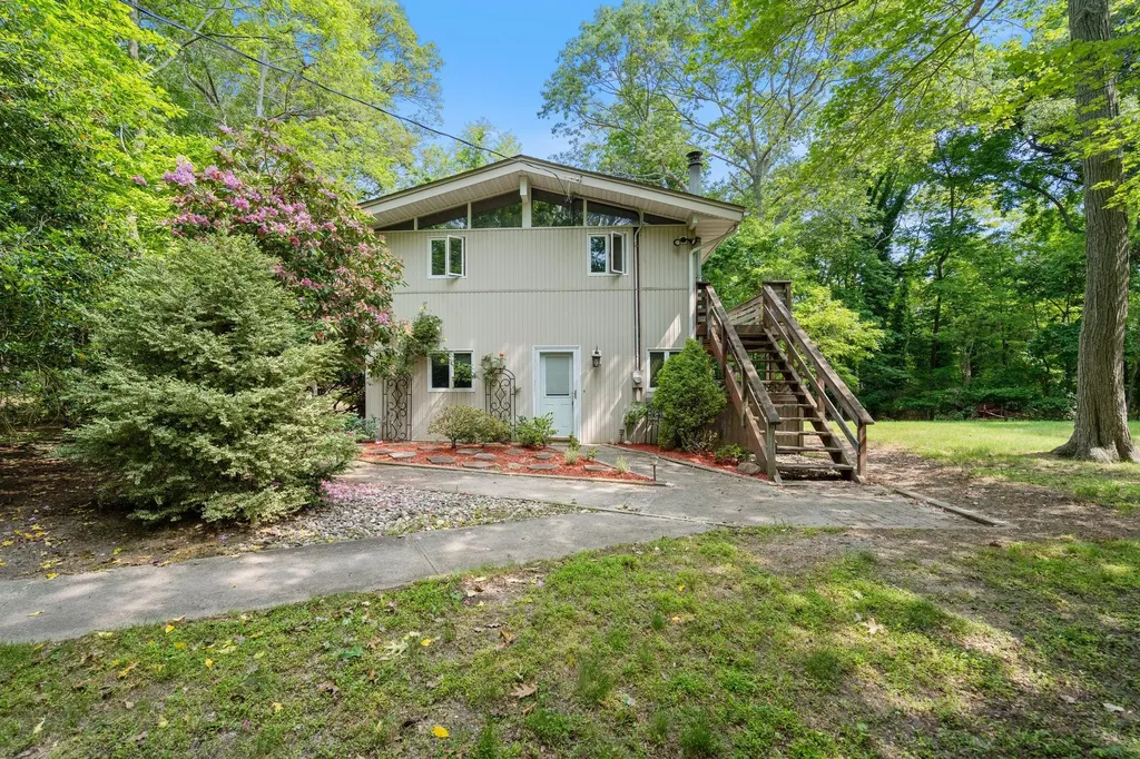 208 Sylvan Drive Wading River NY 11792