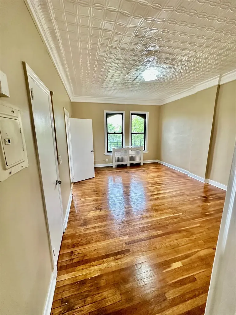 16 W 1st Street Mount Vernon NY 10550