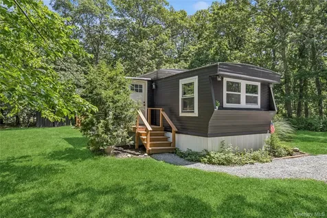 1538 Speonk Riverhead Road Speonk NY 11972