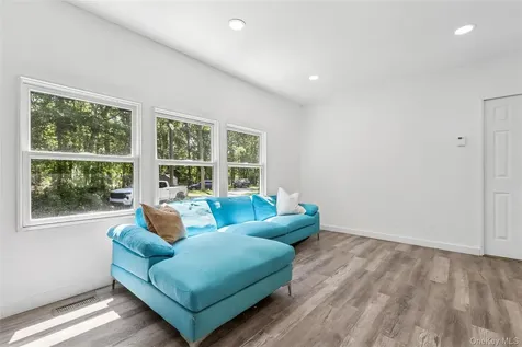 1538 Speonk Riverhead Road Speonk NY 11972