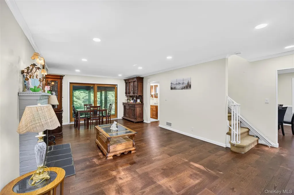 8 Beechwood Road Hartsdale NY 10530