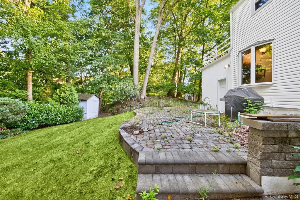 8 Beechwood Road Hartsdale NY 10530