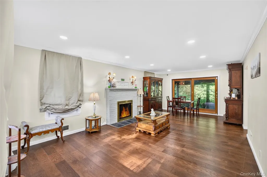 8 Beechwood Road Hartsdale NY 10530