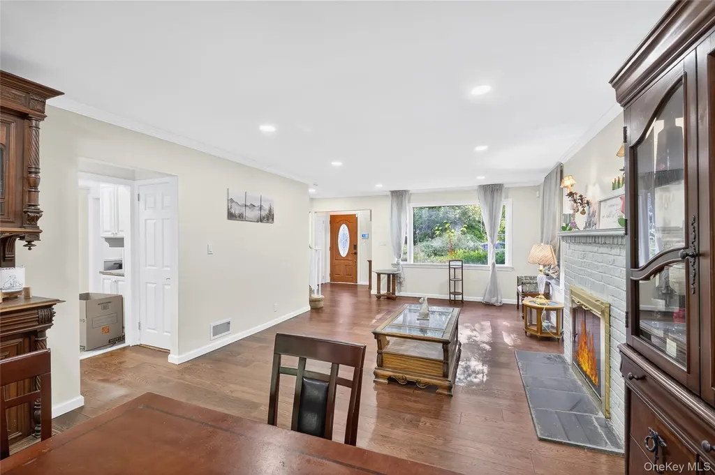8 Beechwood Road Hartsdale NY 10530