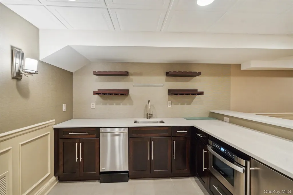 295 Foxhunt Crescent Syosset NY 11791