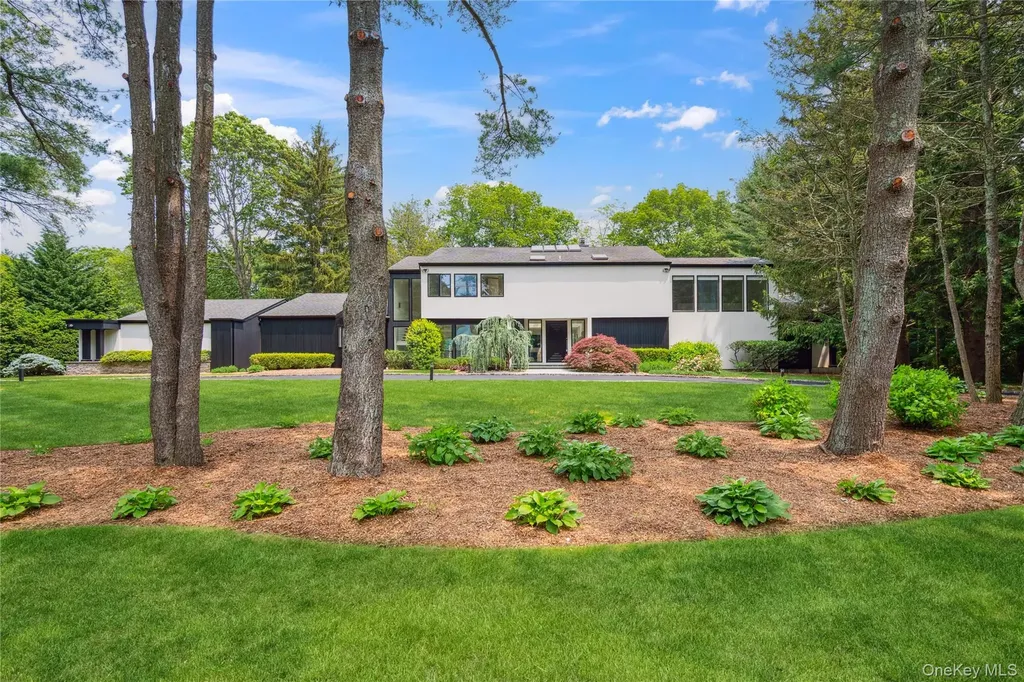 295 Foxhunt Crescent Syosset NY 11791