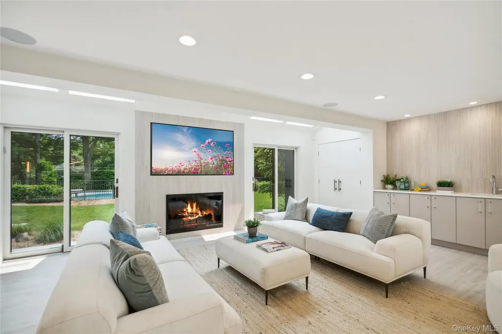 295 Foxhunt Crescent Syosset NY 11791