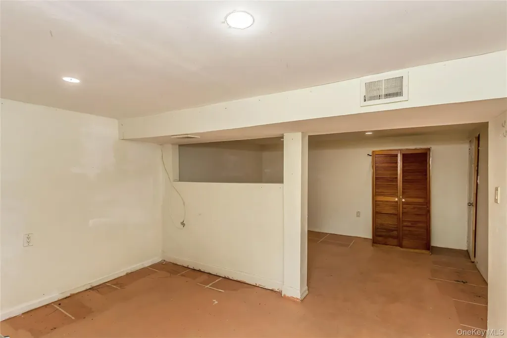 18 Hilliard Avenue Central Islip NY 11722