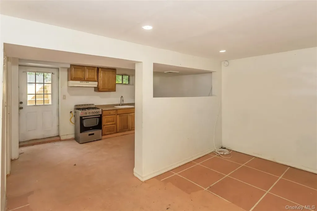 18 Hilliard Avenue Central Islip NY 11722