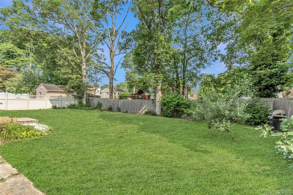 18 Hilliard Avenue Central Islip NY 11722