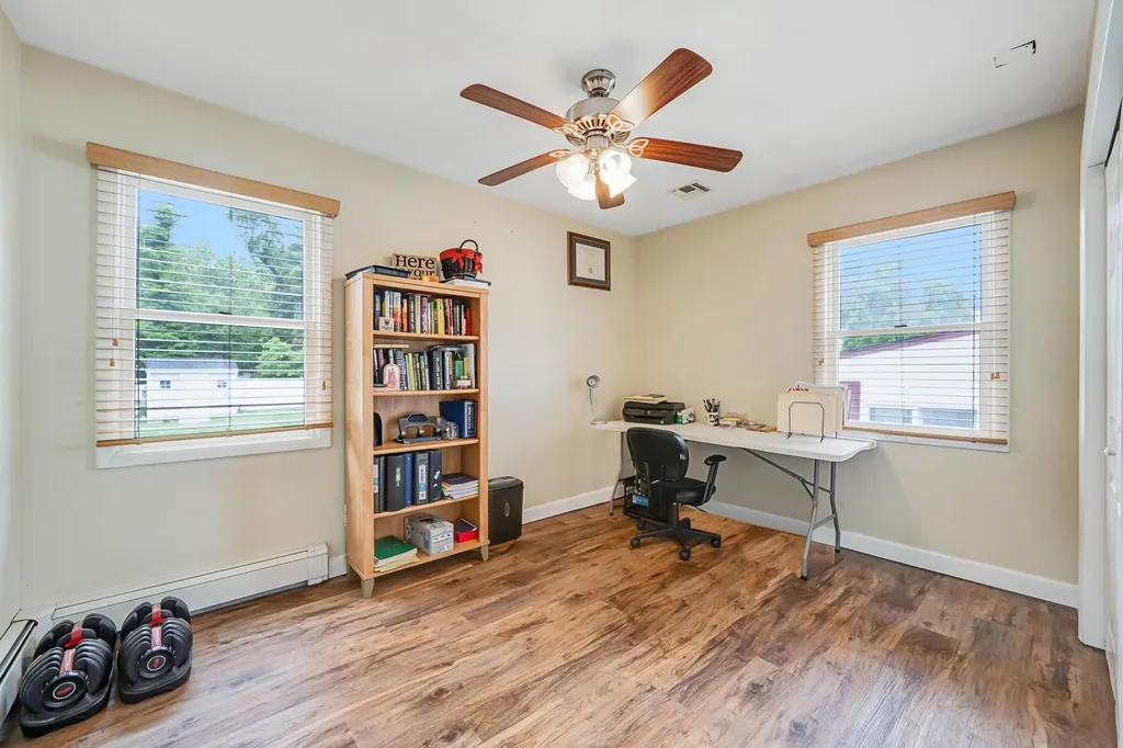320 Vanderbilt Boulevard Oakdale NY 11769