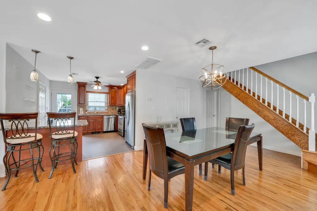 320 Vanderbilt Boulevard Oakdale NY 11769